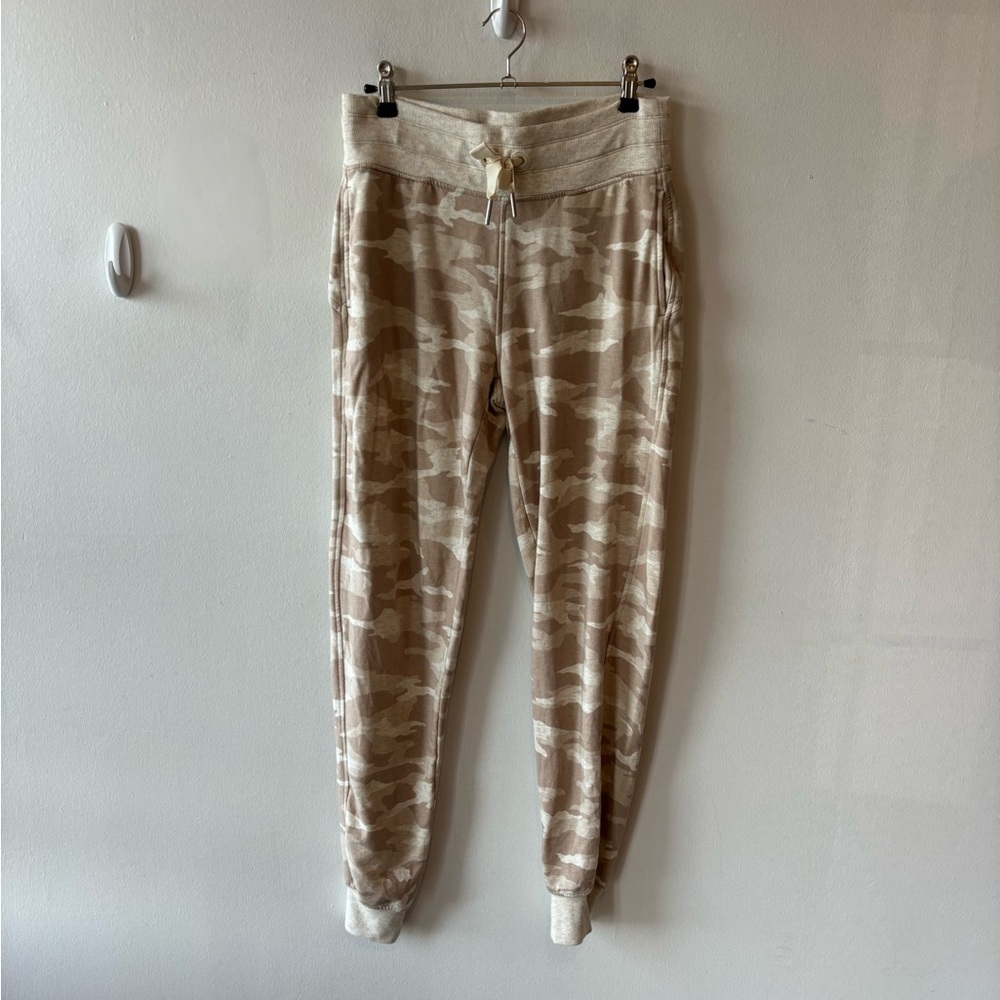 Athleta XS cream camo sweats